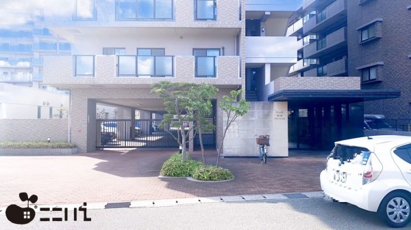 姫路市飾磨区恵美酒、マンションのエントランス画像です