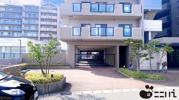 姫路市飾磨区恵美酒、マンションのエントランス画像です