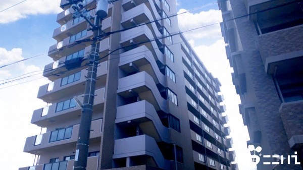 姫路市飾磨区恵美酒、マンションの外観画像です
