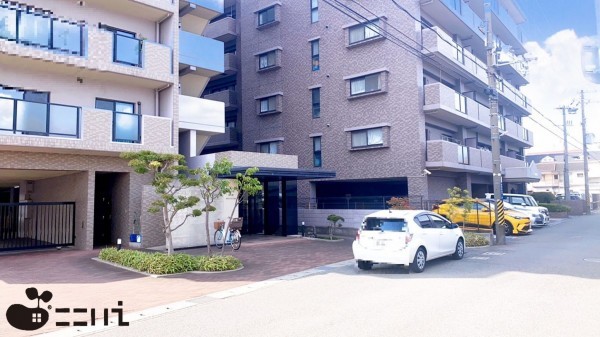 姫路市飾磨区恵美酒、マンションのエントランス画像です