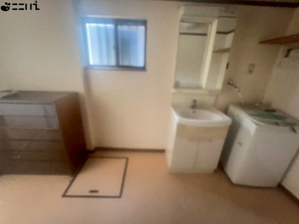 姫路市飾磨区阿成、中古一戸建ての洗面画像です