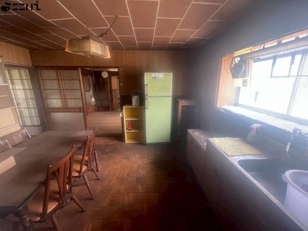 姫路市飾磨区阿成、中古一戸建てのキッチン画像です