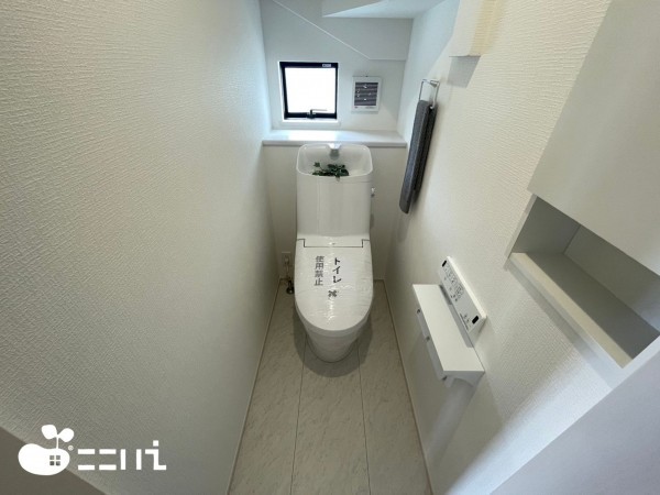姫路市御立中、新築一戸建てのトイレ画像です
