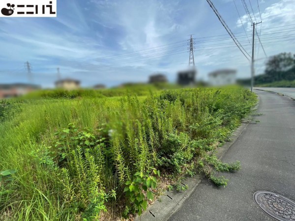 たつの市揖西町土師、土地の前面道路を含む現地写真画像です