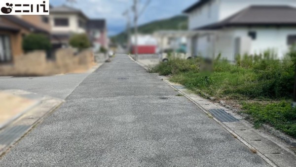 揖保郡太子町東南、土地の前面道路を含む現地写真画像です