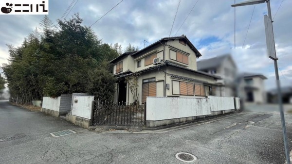 揖保郡太子町鵤、土地の前面道路を含む現地写真画像です