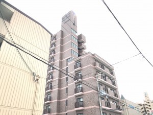 姫路市飾磨区清水、マンションの外観画像です