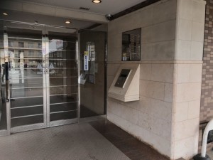 姫路市飾磨区清水、マンションのエントランス画像です