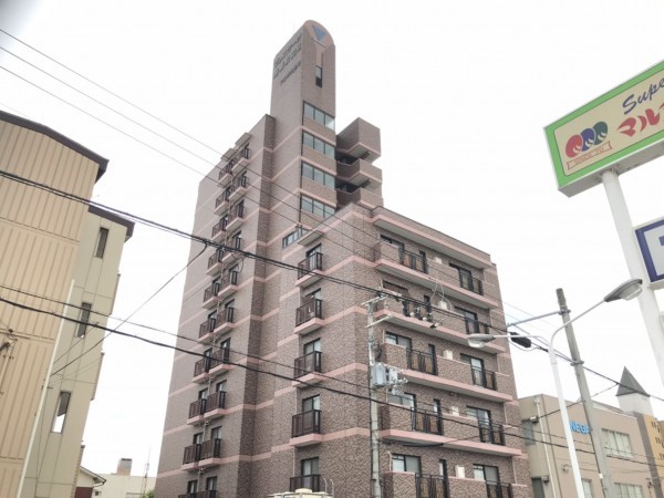 姫路市飾磨区清水、マンションの外観画像です