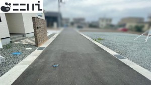 たつの市誉田町福田、新築一戸建ての前面道路を含む現地写真画像です