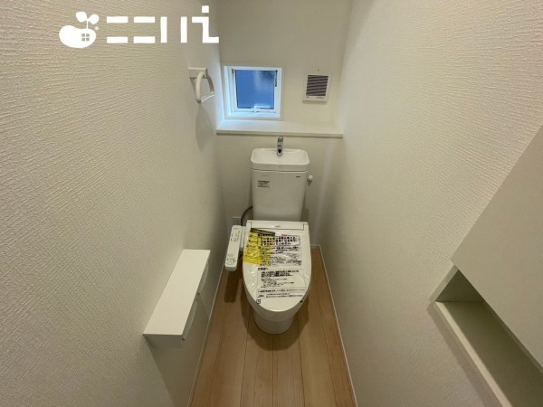 姫路市新在家、新築一戸建てのトイレ画像です