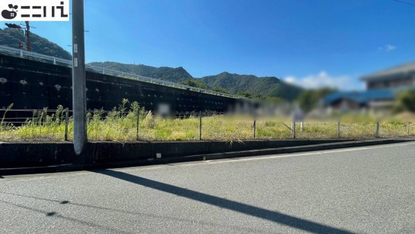 たつの市龍野町島田、土地の前面道路を含む現地写真画像です