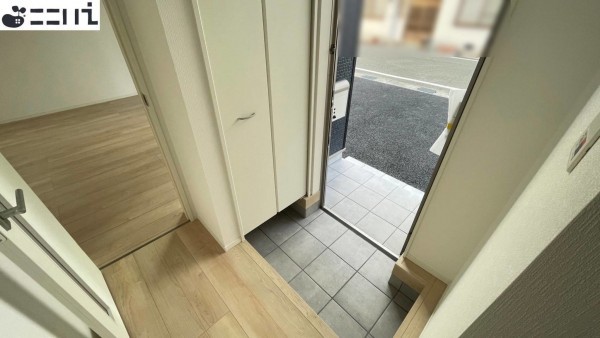 相生市佐方、新築一戸建ての玄関画像です