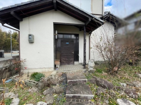 揖保郡太子町原、中古一戸建ての外観画像です