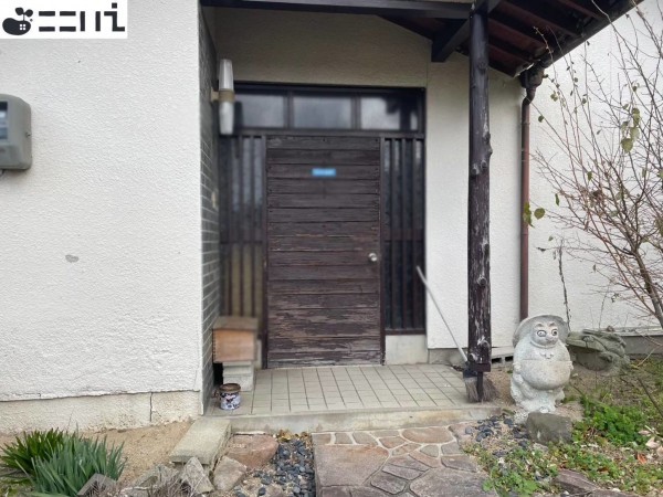 揖保郡太子町原、中古一戸建ての玄関画像です