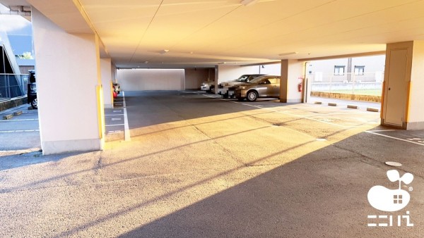 姫路市東今宿、マンションの駐車場画像です