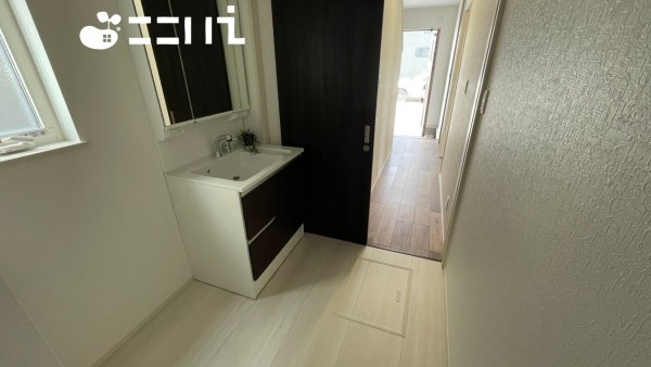 姫路市網干区高田、新築一戸建ての洗面画像です