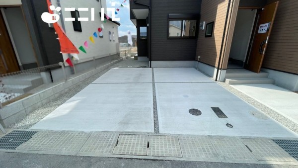 姫路市網干区高田、新築一戸建ての駐車場画像です