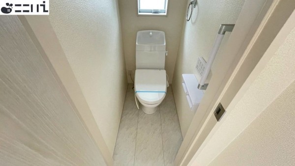 相生市古池本町、新築一戸建てのトイレ画像です