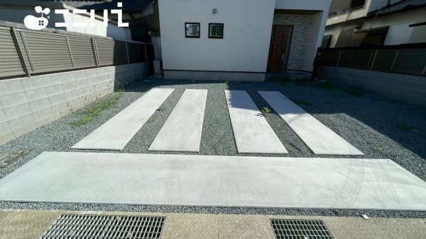 姫路市飾磨区付城、新築一戸建ての駐車場画像です