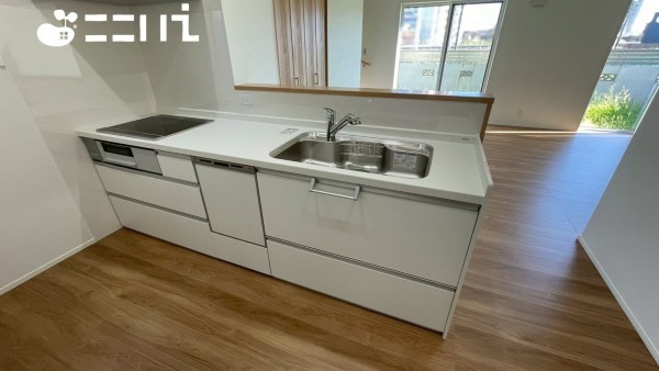 姫路市飾磨区付城、新築一戸建てのキッチン画像です