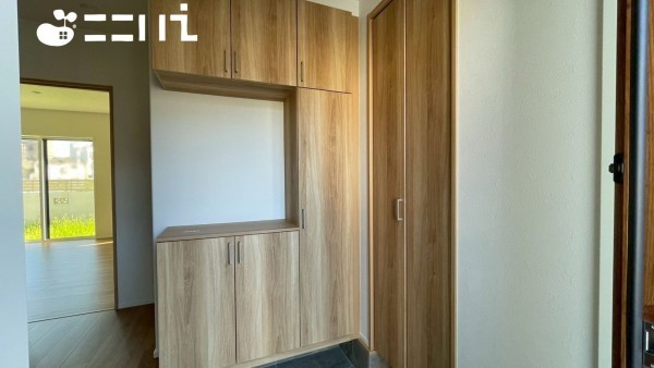 姫路市飾磨区付城、新築一戸建ての玄関画像です