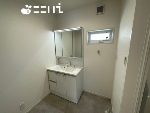 姫路市西今宿、中古一戸建ての洗面画像です