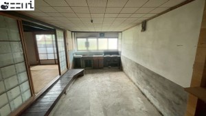 相生市若狭野町寺田、中古一戸建ての居間画像です