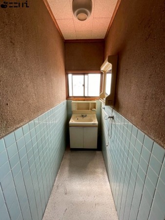 相生市垣内町、中古一戸建ての洗面画像です