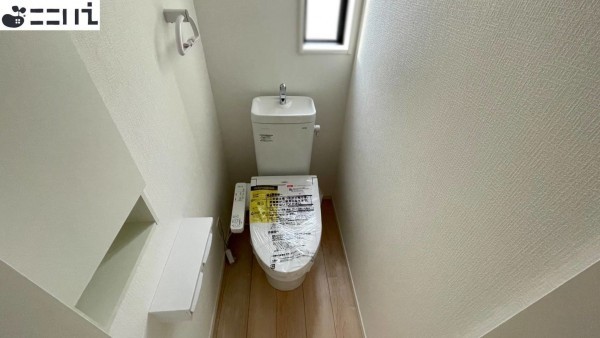 揖保郡太子町矢田部、新築一戸建てのトイレ画像です