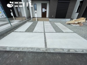 姫路市広畑区才、新築一戸建ての駐車場画像です