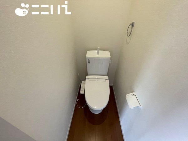 姫路市広畑区才、新築一戸建てのトイレ画像です