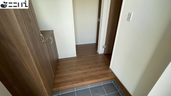 たつの市龍野町末政、新築一戸建ての玄関画像です