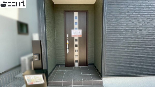 たつの市龍野町末政、新築一戸建ての玄関画像です