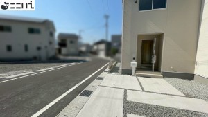たつの市龍野町末政、新築一戸建ての前面道路を含む現地写真画像です