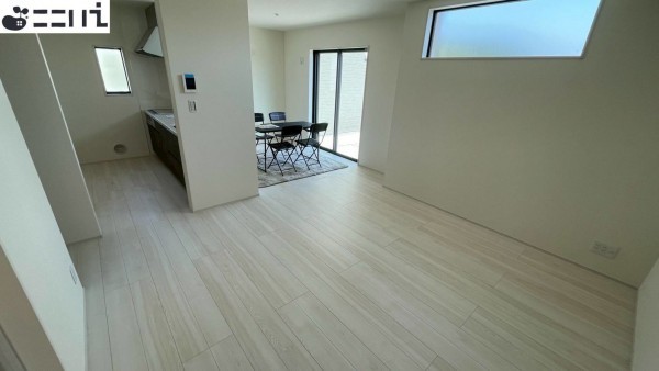 たつの市龍野町末政、新築一戸建ての居間画像です
