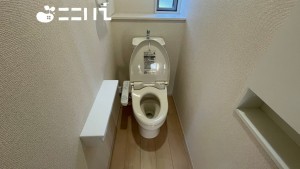 姫路市苫編、中古一戸建てのトイレ画像です