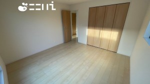 姫路市苫編、中古一戸建ての寝室画像です