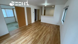 姫路市苫編、中古一戸建ての居間画像です