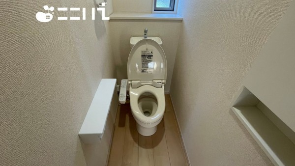 姫路市苫編、中古一戸建てのトイレ画像です