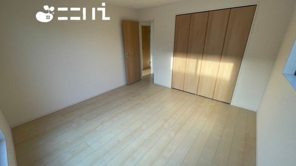 姫路市苫編、中古一戸建ての寝室画像です