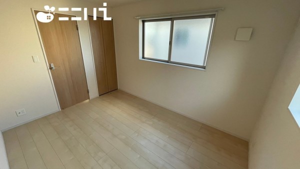 姫路市苫編、中古一戸建ての子ども部屋画像です