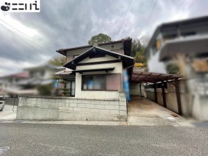 相生市旭、中古一戸建ての前面道路を含む現地写真画像です