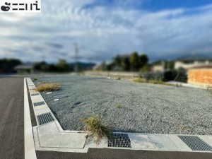 たつの市誉田町福田、土地の前面道路を含む現地写真画像です