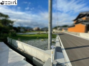 たつの市誉田町福田、土地の前面道路を含む現地写真画像です