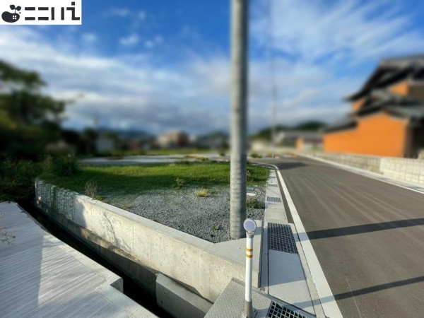 たつの市誉田町福田、土地の前面道路を含む現地写真画像です