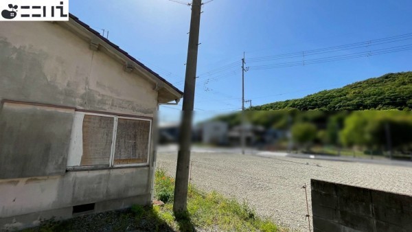 相生市那波大浜町、収益/事業用物件/倉庫の前面道路を含む現地写真画像です