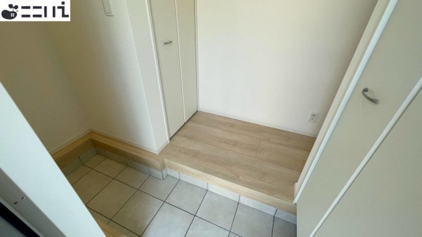 たつの市龍野町片山、新築一戸建ての玄関画像です