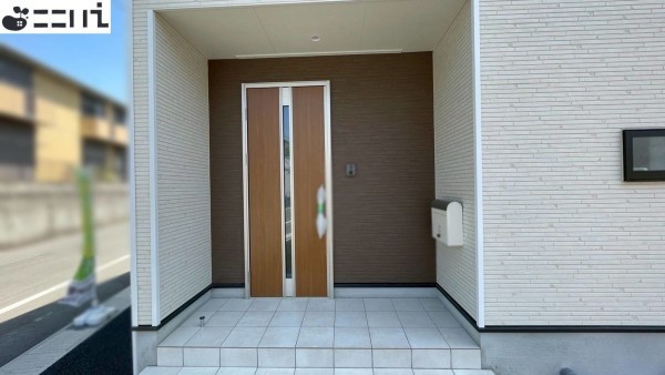 たつの市龍野町片山、新築一戸建ての玄関画像です