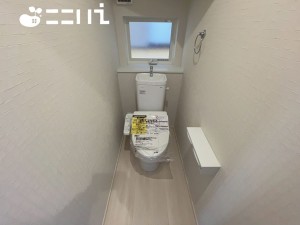 姫路市飾磨区阿成、新築一戸建てのトイレ画像です